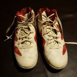 Men's basketball shoes